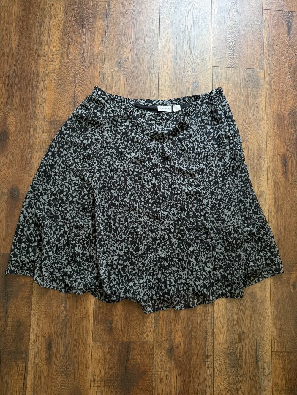 Whimsigoth Black Gray Floral Chiffon Skirt Dark Romantic Jaclyn Smith 1X